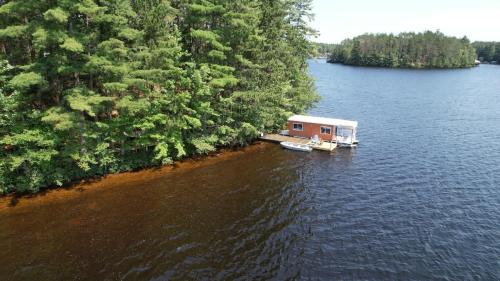 Brantingham House | 3 Epic Stays on Private Island