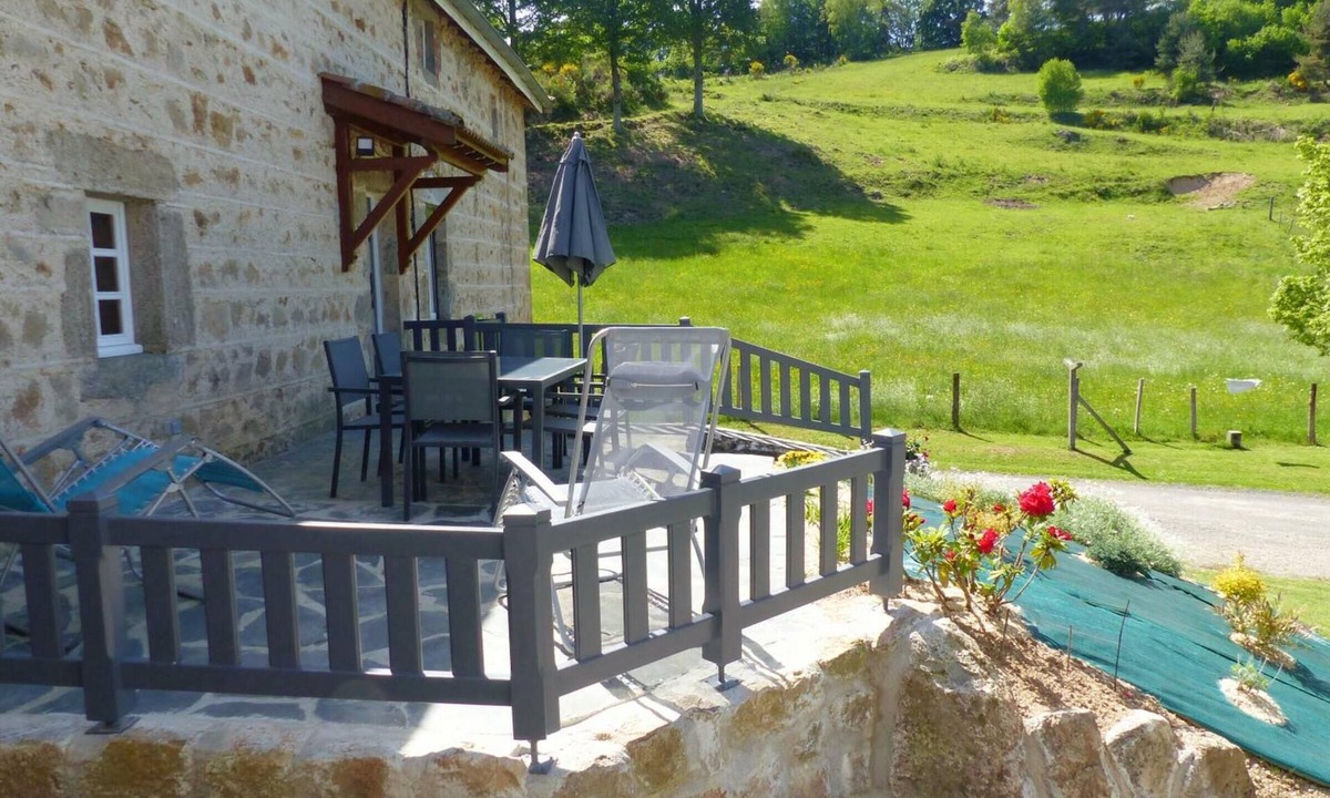 Apinac Cottage | 3 Épis Cottage for 4, Nature & Pets Welcome