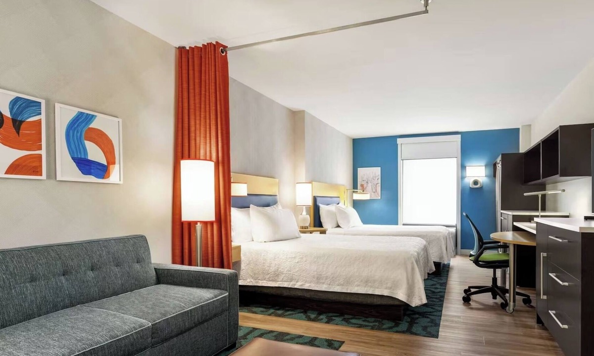 Queens Hotel | 3 Fresh & Stylish 2 Queen Studio Suite with Bright Spaces & Functional Design