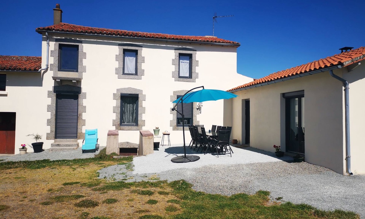 Menomblet Bed & Breakfast | 3 guest rooms, 20mn from puy du fou