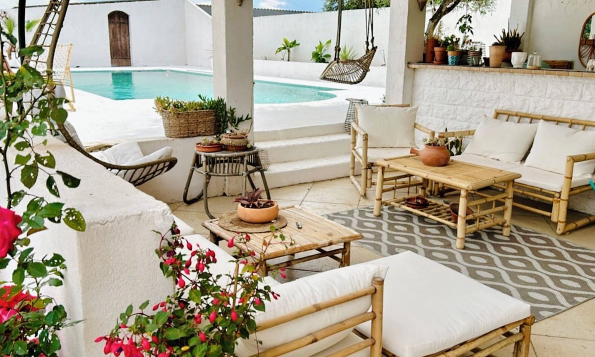 Cuxac-dʼAude Villa | 3 guest rooms with beautiful pool in a haven of peace