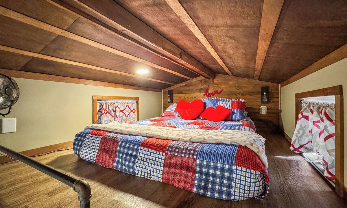 Hico Cabin | 3 Hico Glamping Petting Zoo Campfire Fossil Rim