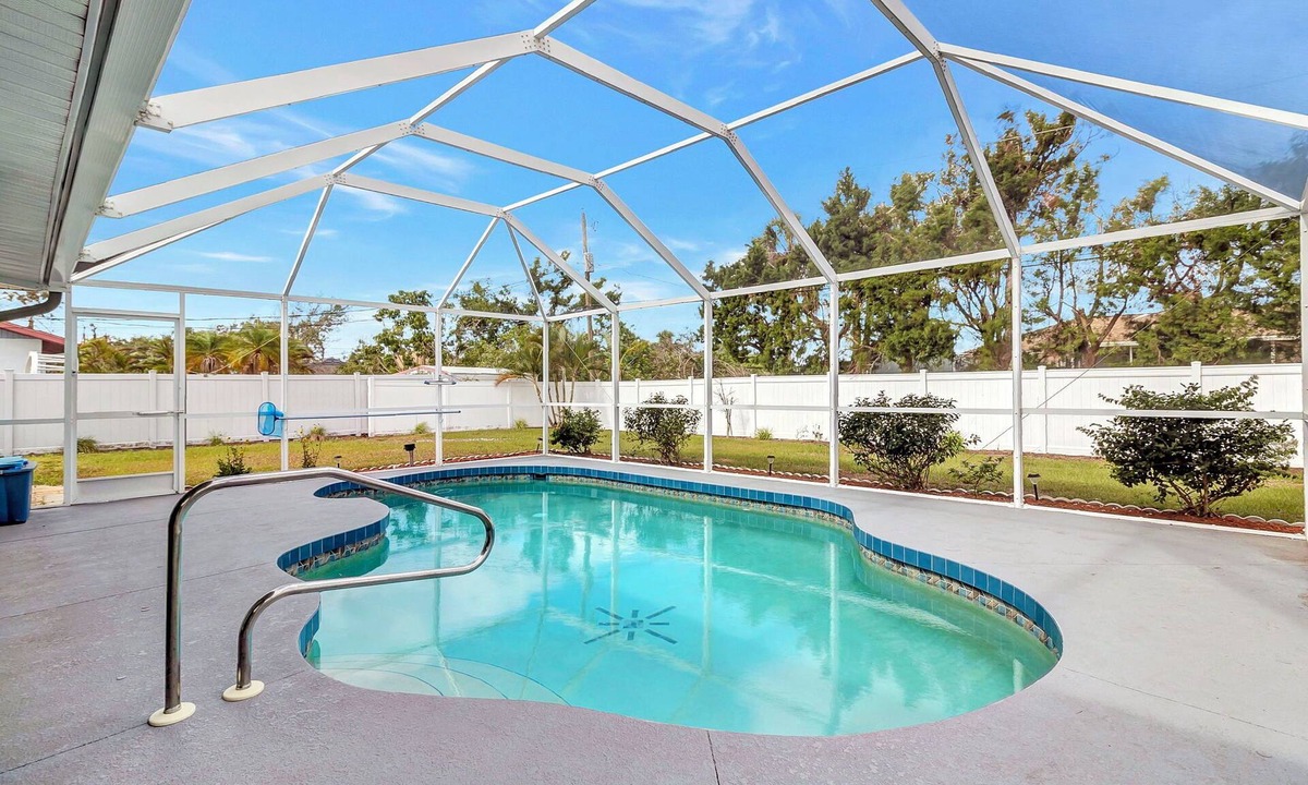 Englewood East Villa | 3 king beds, full refund*, heated pool, sleeps 6