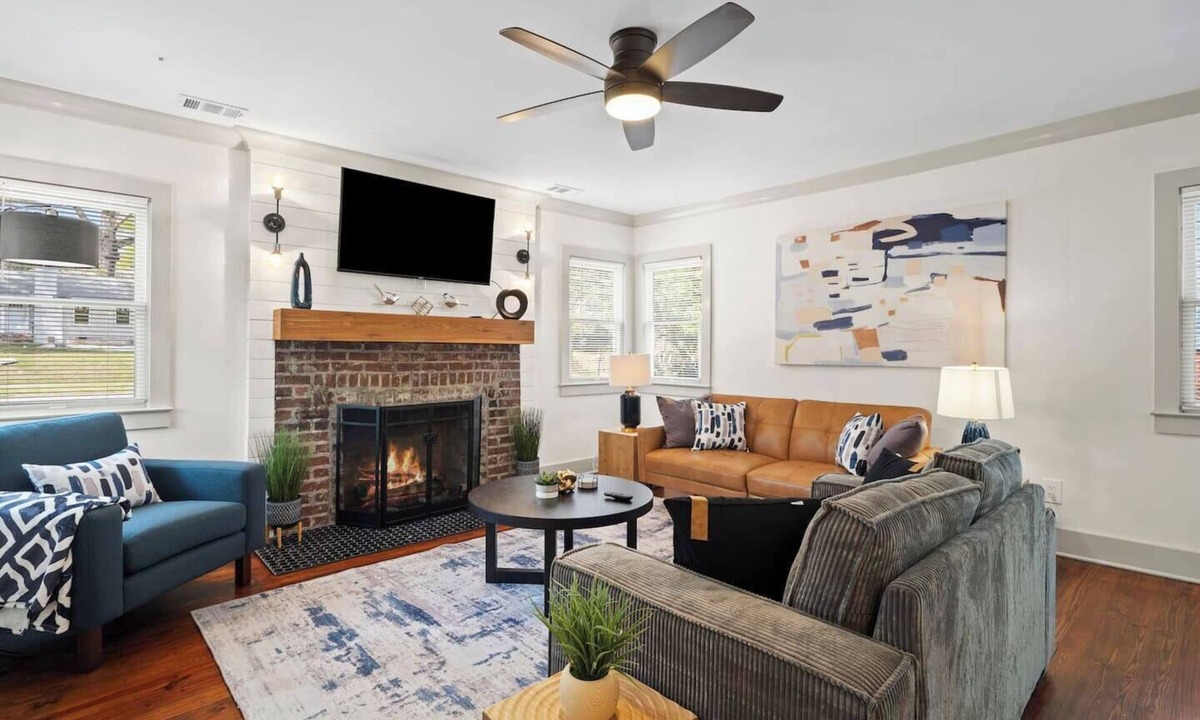 Marietta House | 3 King Beds|Pool|Fire Pit|Screen Porch|Work Spaces