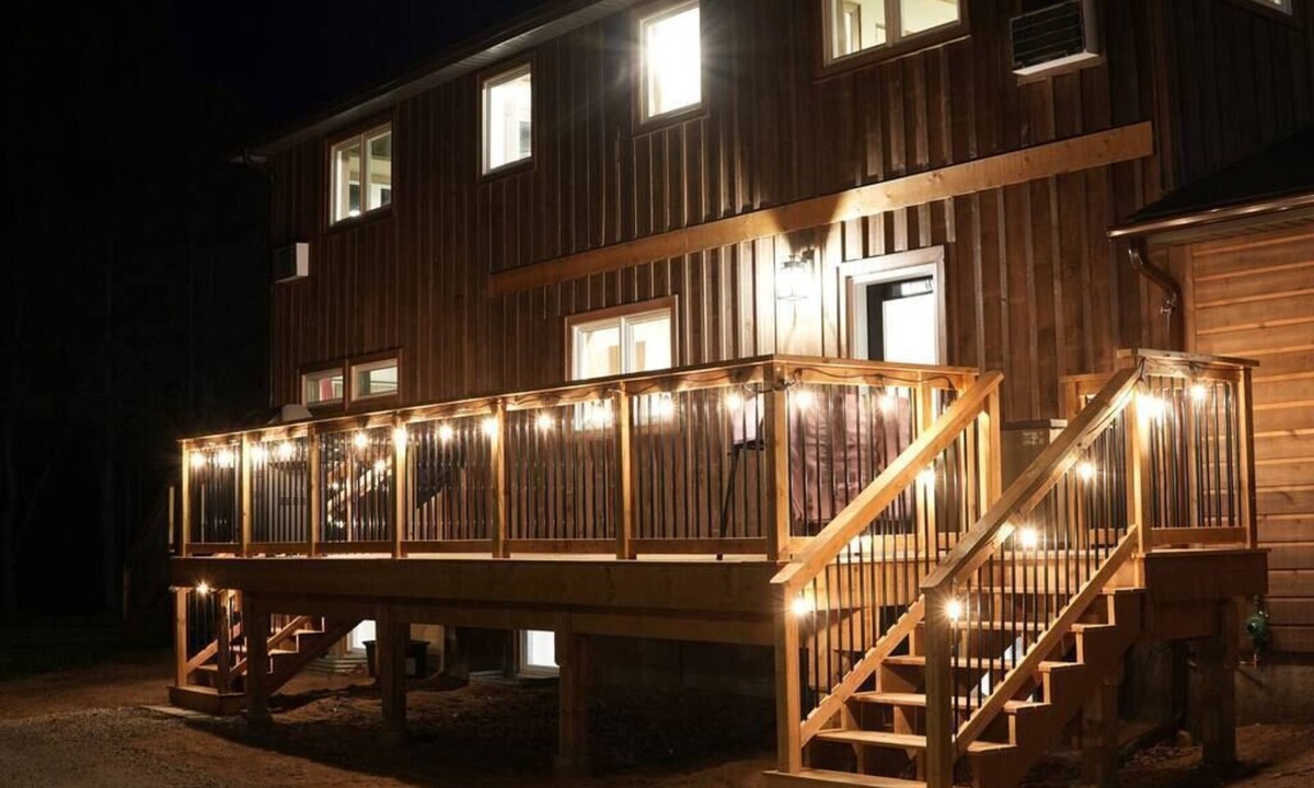 Algonquin Highlands Apartment | #3 Lodge Room (2 Double Beds)