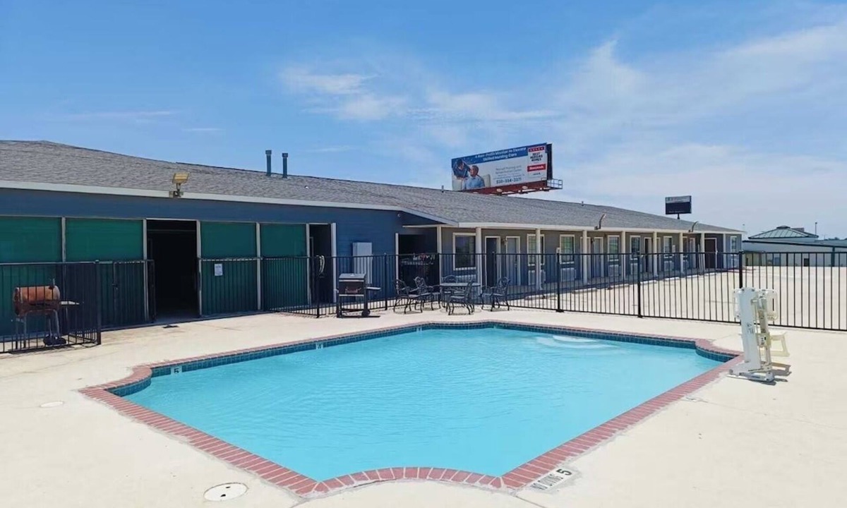 Pearsall Hotel | 3 Lodgings | Outdoor Pool and Free Parking | Experience Local Museums