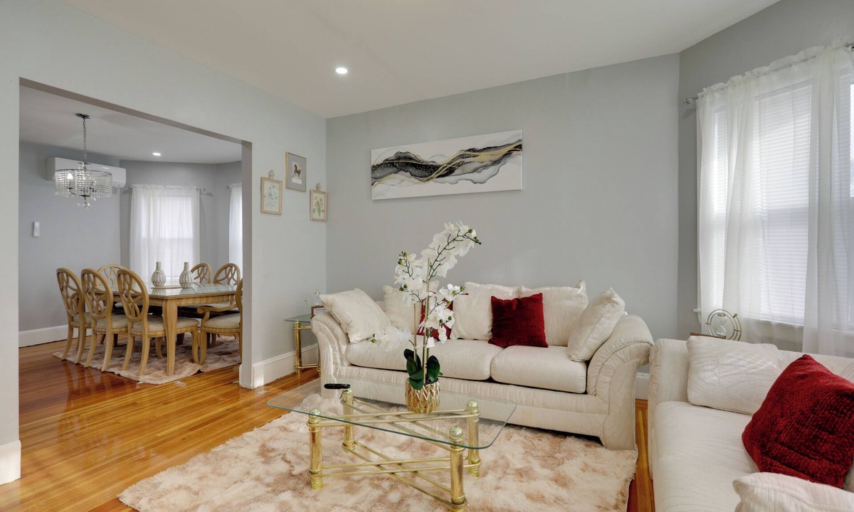 Milton Apartment | 3 Mi to Blue Hills: Cozy Dual-Unit Retreat