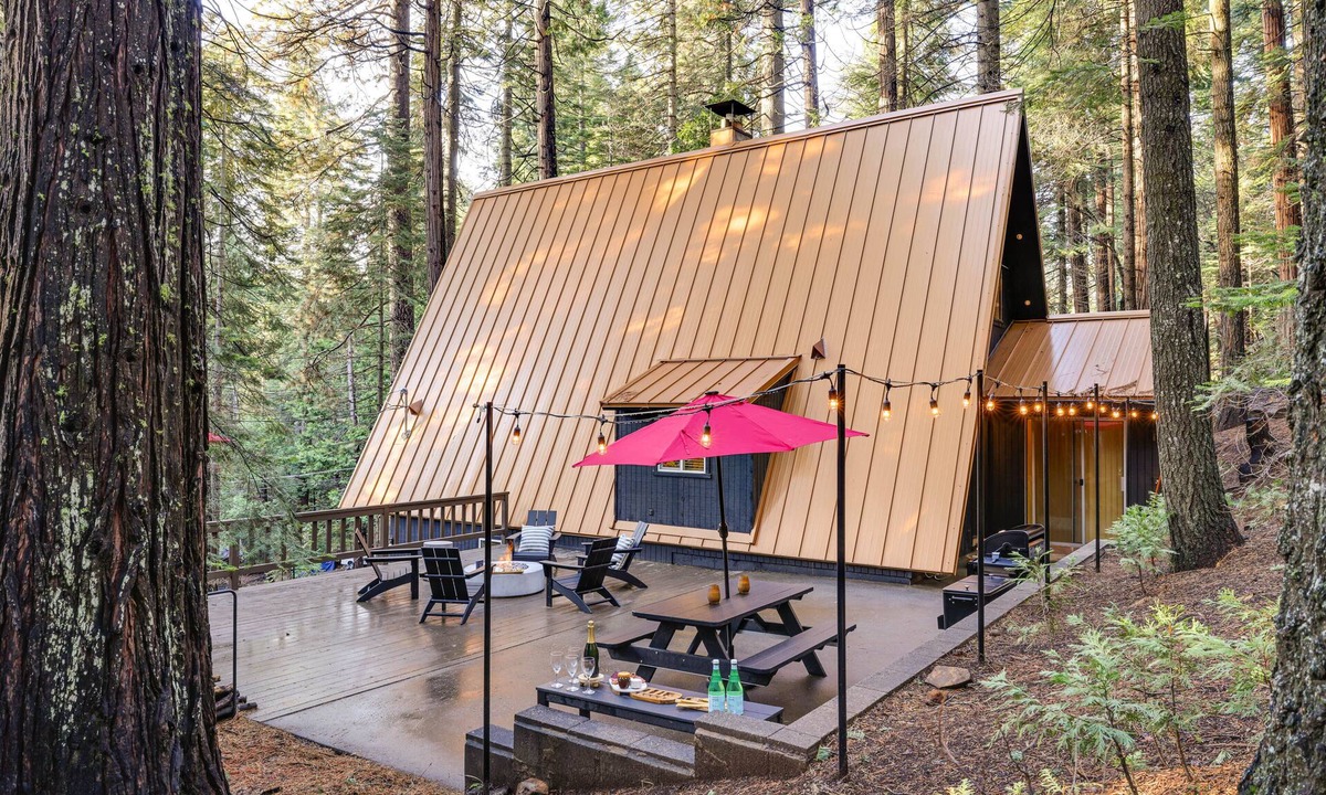 Dorrington Cabin | 3 Mi to Calaveras Big Trees: Cabin w/Fire Pit!