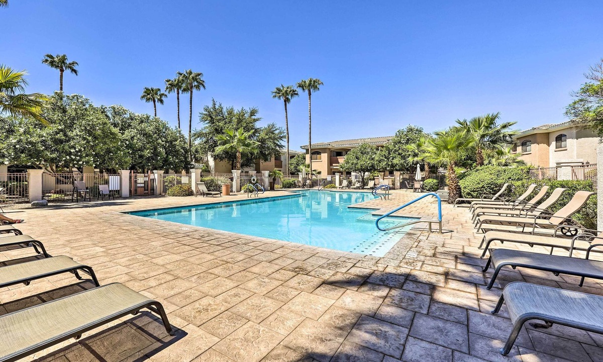 Maryvale Village Condo | 3 Mi to Camelback Ranch: Condo w/Pool Access