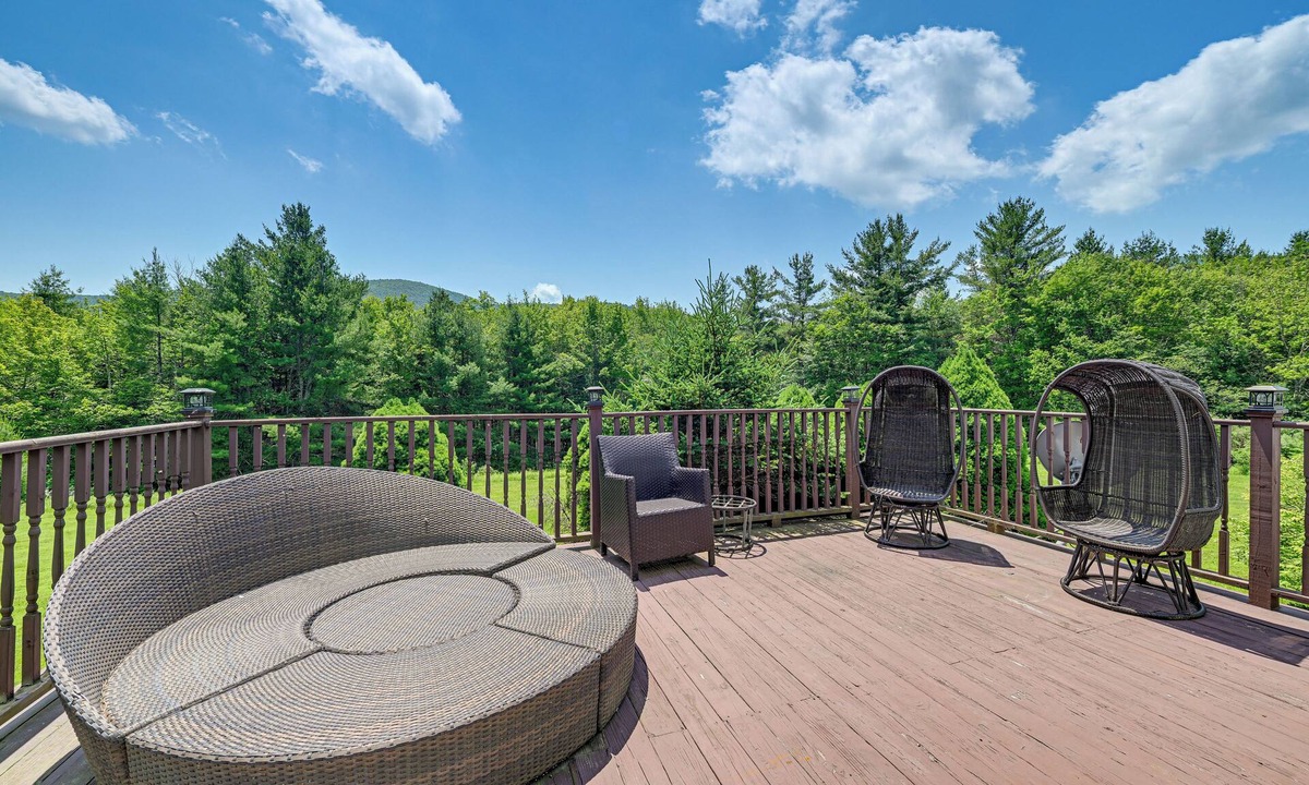 East Jewett House | 3 Mi to Colgate Lake: Mtn-View Home, Deck + Grill!