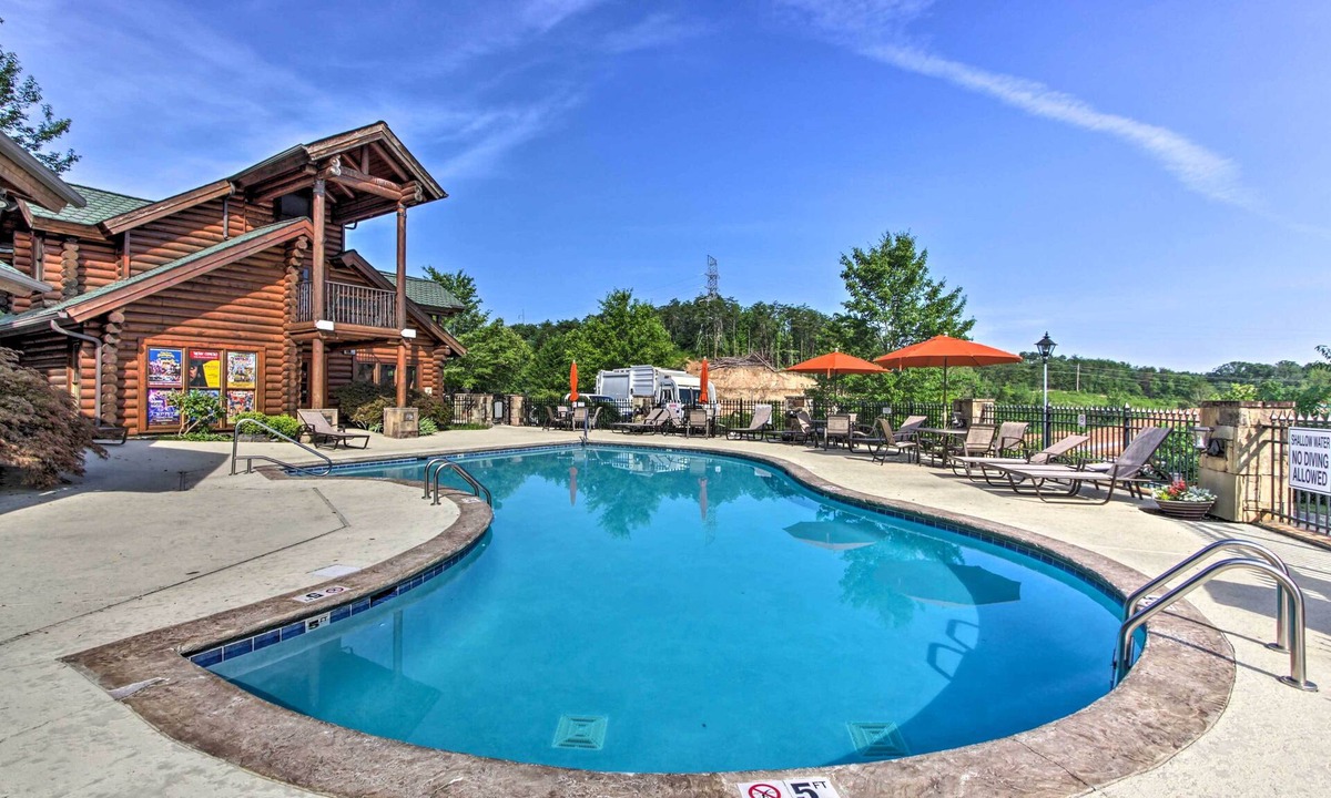 Pigeon Forge Cottage | 3 Mi to Dollywood: Pigeon Forge Resort Studio!