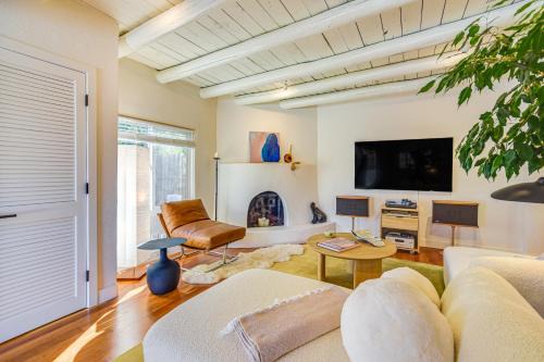 Southside House | 3 Mi to Downtown - Condo w/Hot Tub in Santa Fe!