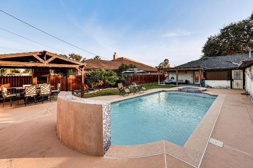 McAllen House | 3 Mi to Downtown McAllen: Quiet Home w/Pool