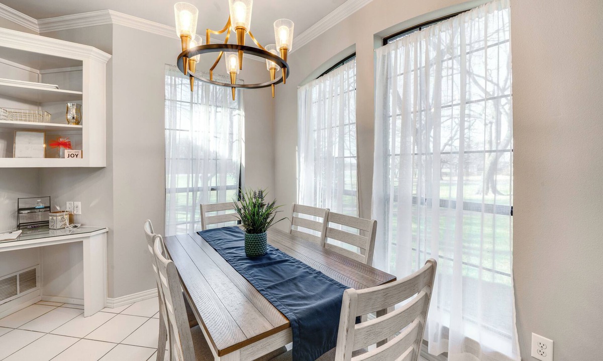 Era Cottage | ~ 3 Mi to Dtwn: Aubrey Vacation Rental w/Patio!