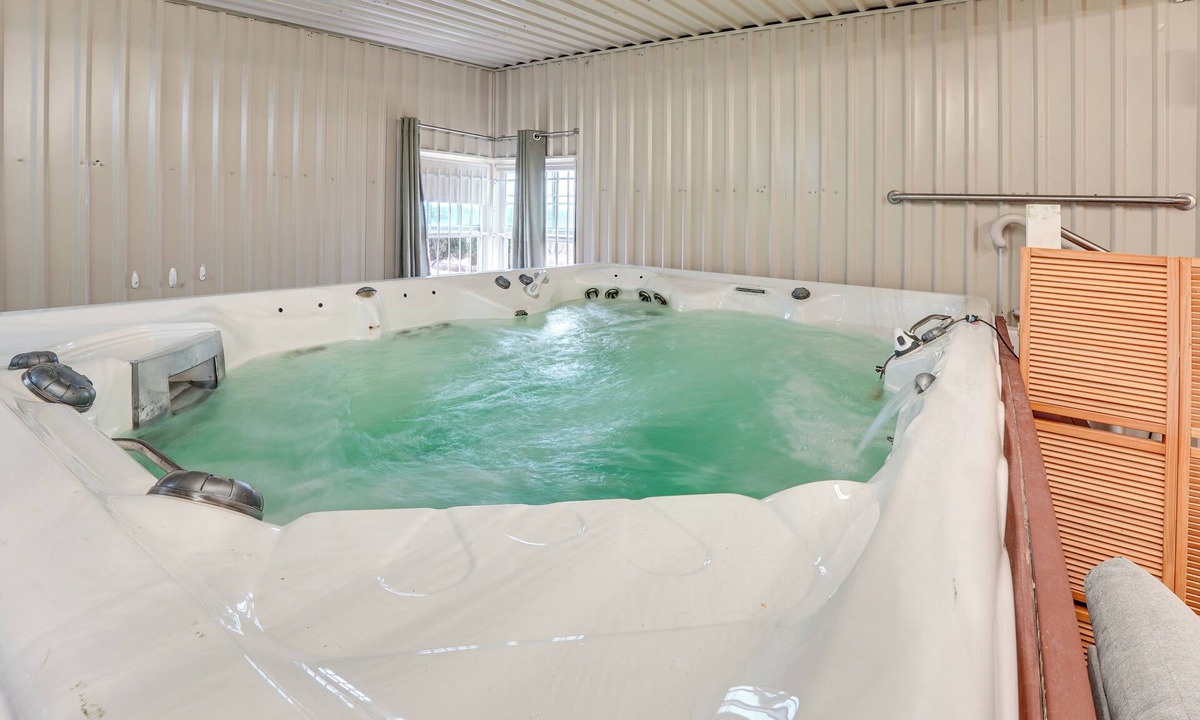 Wichita Falls Cottage | 3 Mi to Dtwn: Wichita Falls Gem w/Private Sauna!