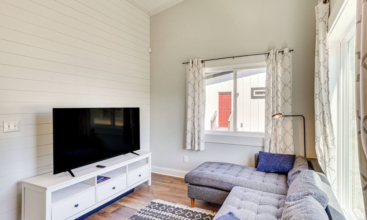 Durham Cottage | 3 Mi to Duke: Downtown Durham Cottage!