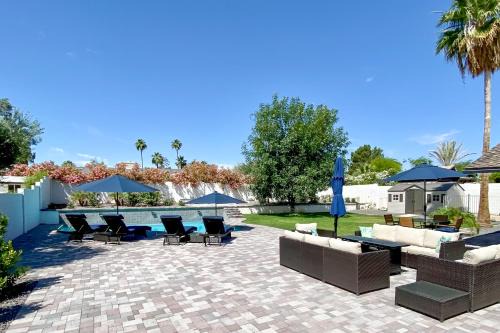 Buenavante House | 3 Mi to Kierland! Luxe Desert Home w/Heated Pool