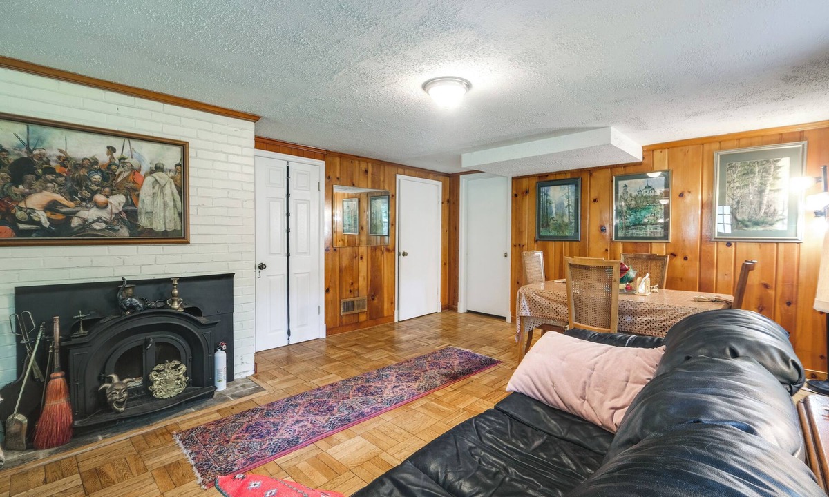 Bethesda Apartment | 3 Mi to NIH! Spacious Bethesda Apt w/Yard