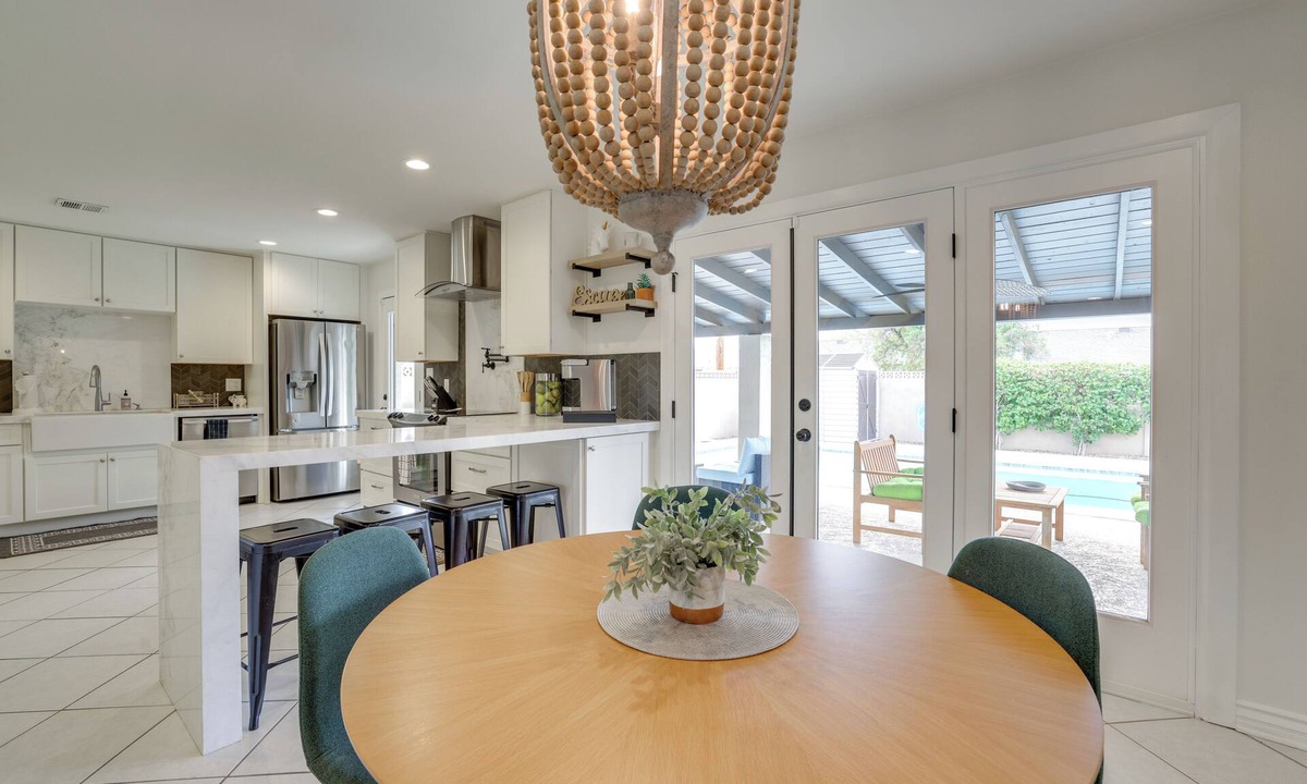 Cox Heights Cottage | 3 Mi to Old Town: Modern Oasis in Scottsdale!