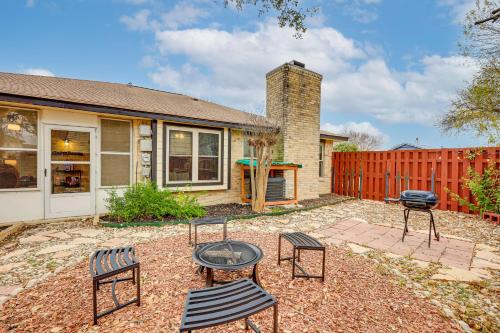 Universal City House | 3 Mi to Randolph AFB: Family Home w/Poker Table!