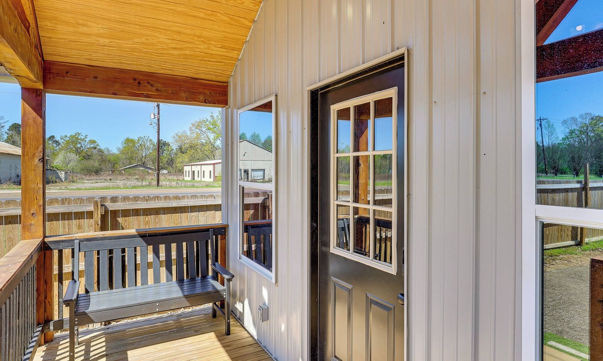 Joaquin Cabin | 3 Mi to Sabine River! Modern Cabin Retreat