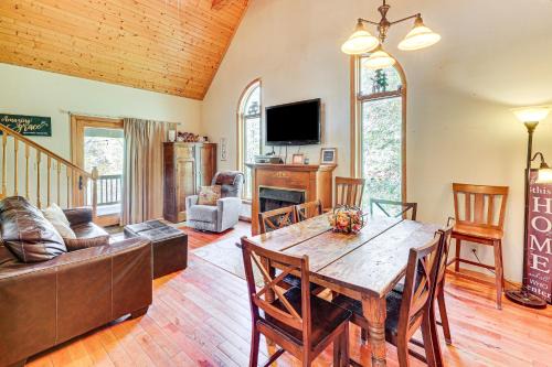 Edray House | 3 Mi to Snowshoe Resort Cabin with Hot Tub