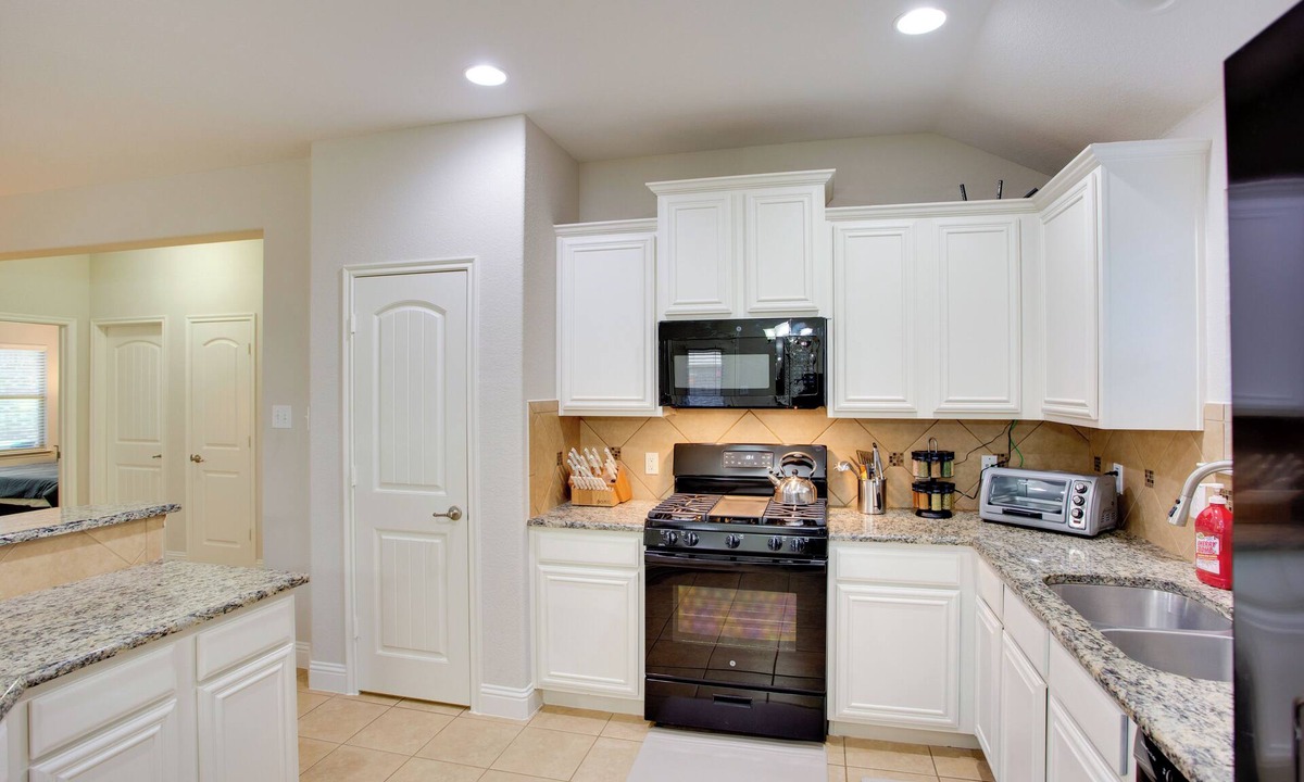 Little Elm House | 3 Mi to Union Park: Little Elm Escape w/Patio