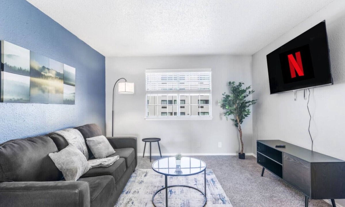 Central Arlington Apartment | 3 Min Walk to AT&T | 1BR | Parking + Pets + Gym