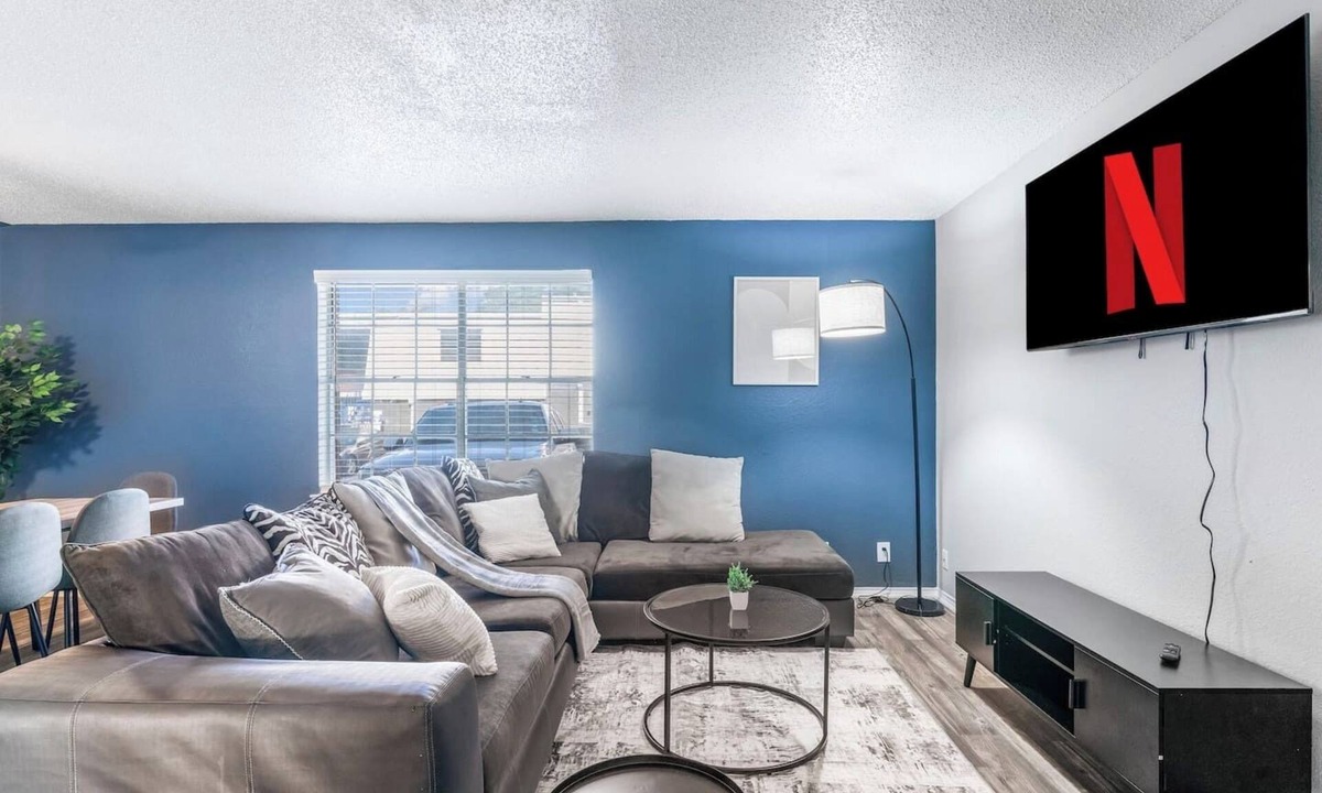 Central Arlington Apartment | 3 Min Walk to AT&T | 2BR | Parking + Pets + Gym