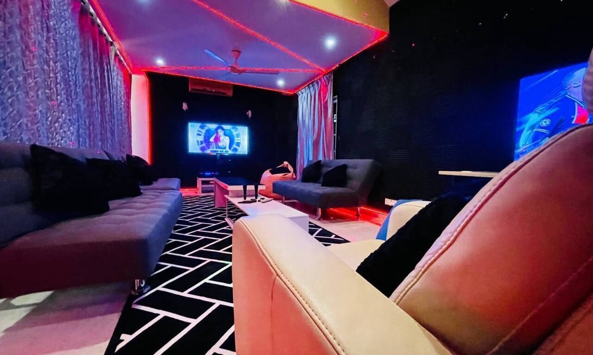 Batu Ferringhi House | 3 Mins Away From Beach !