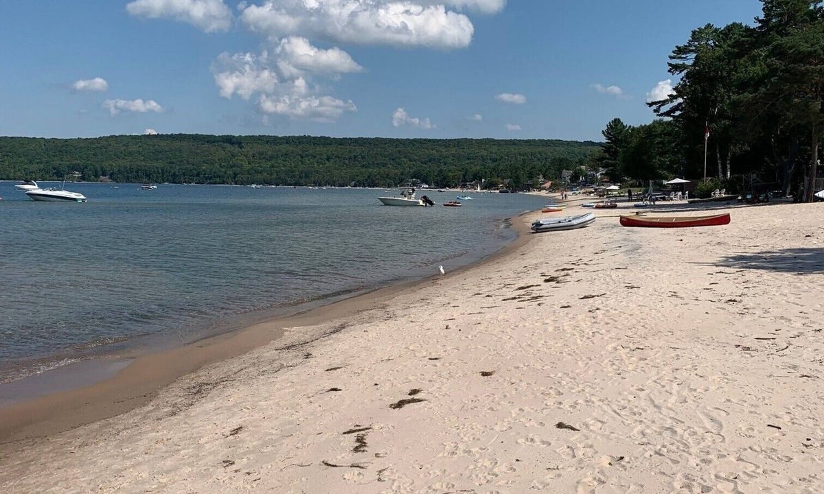 Lafontaine Cottage | 3 minute walk to beautiful sandy beach on Georgian Bay.