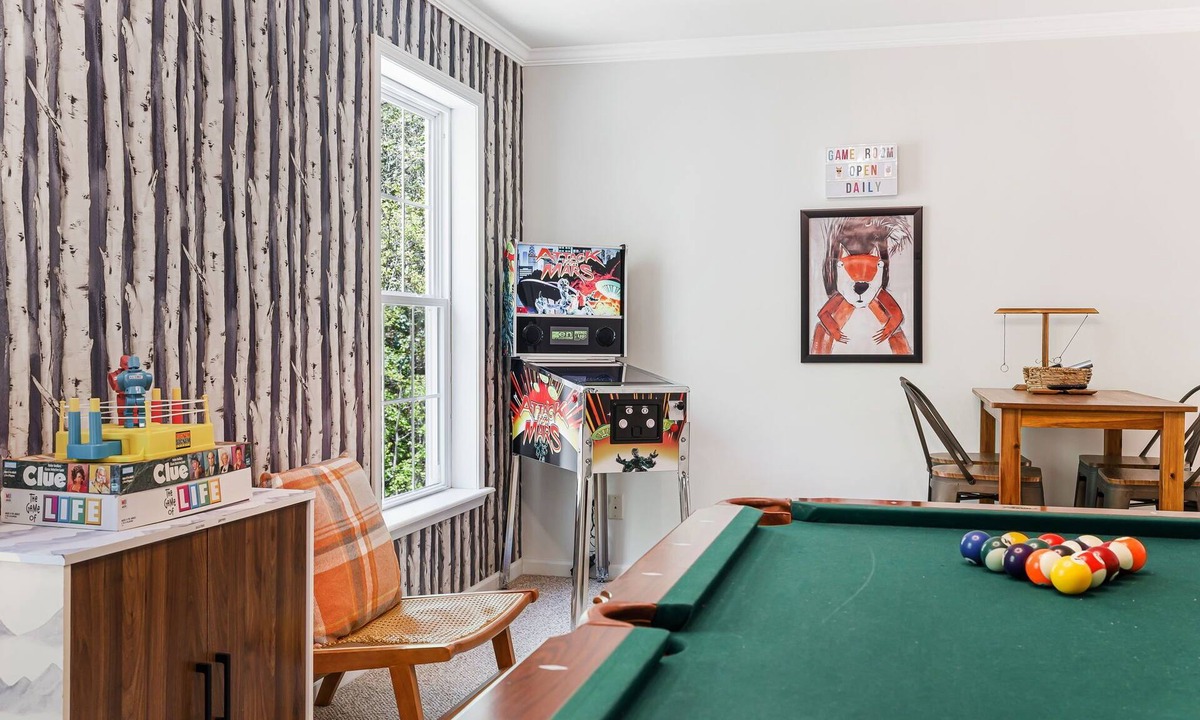 Pisgah Forest House | 3 minutes to Pisgah Forest Entrance! - Game room - Fire pit