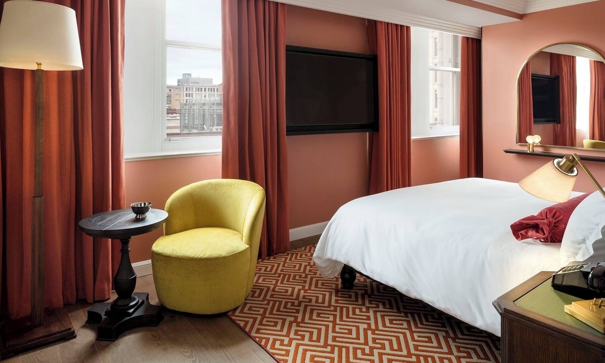 Chinatown Hotel | 3 Modern Units | DC Escape | Onsite Dining & Bar | Steps from Smithsonian