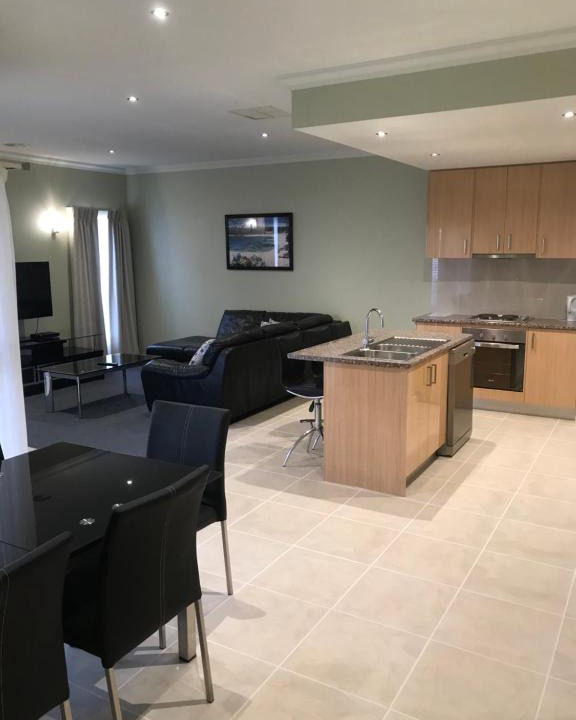 Kyabram Apartment | 3 on Hawkins , Benjamin Townhouse