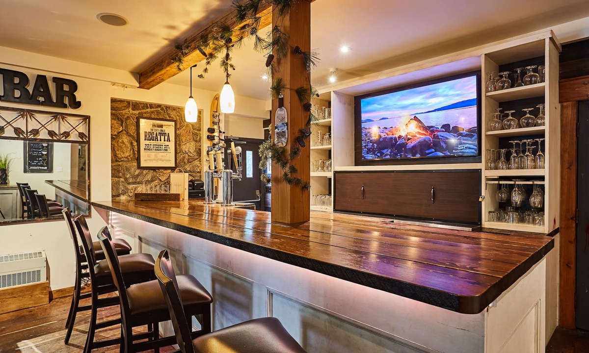 Port Sydney Cabin | 3 Pines Lodge Muskoka