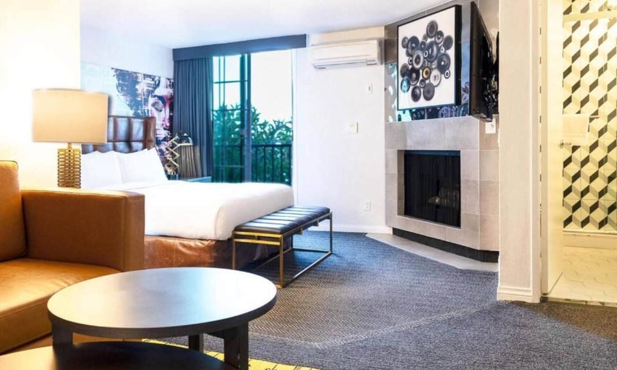 Norma Triangle Hotel | 3 Relaxing Units, Rooftop Pool Access, Pets are Allowed