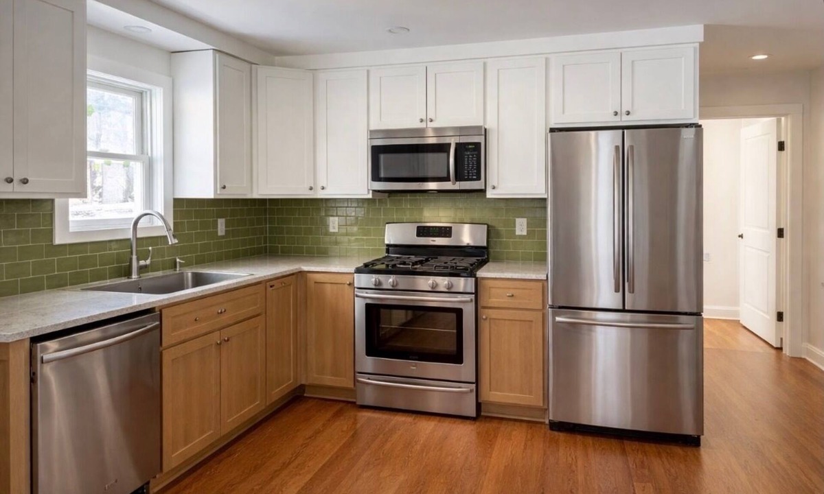 West End Apartment | #3 Richards Ave BRAND NEW 2 BR Apt. 1/2 mile to CASV