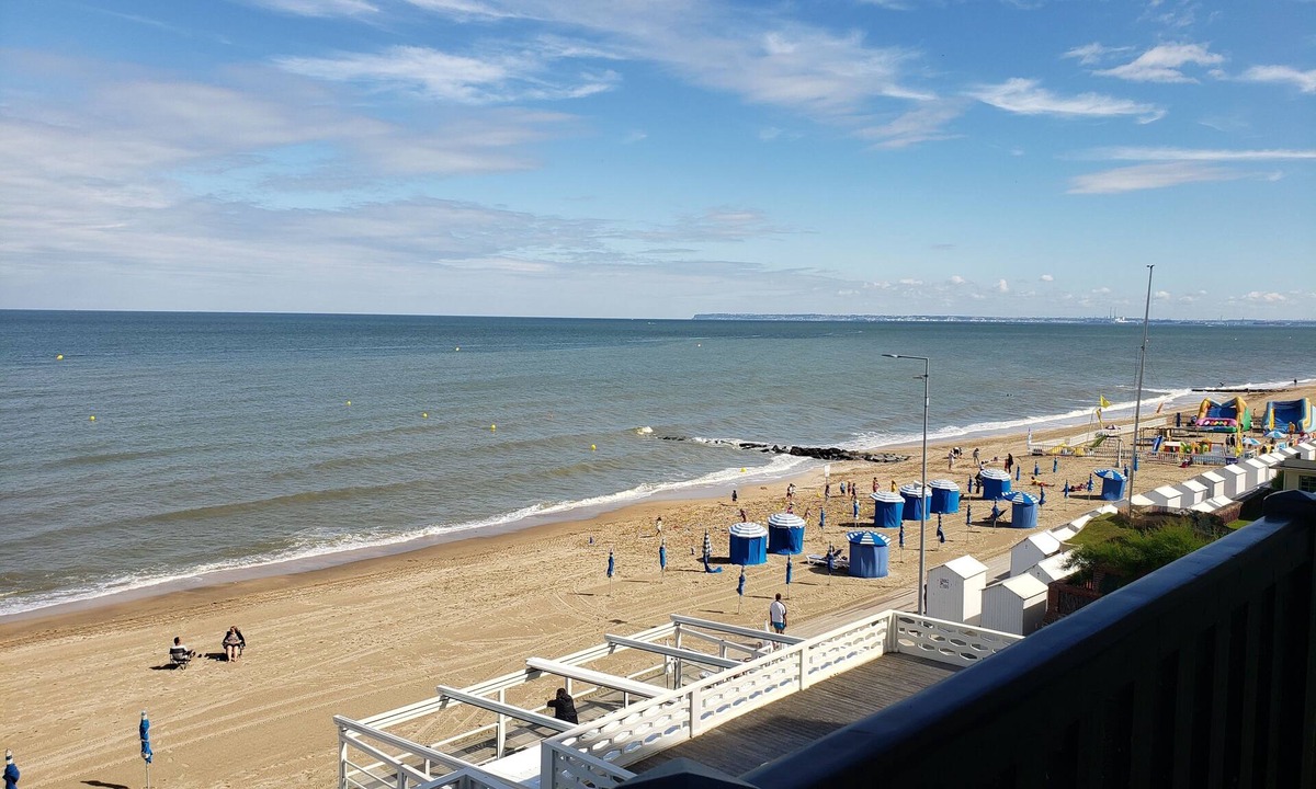 Coeur Cote Fleurie Apartment | 3-room 5-bedroom apartment facing the sea
