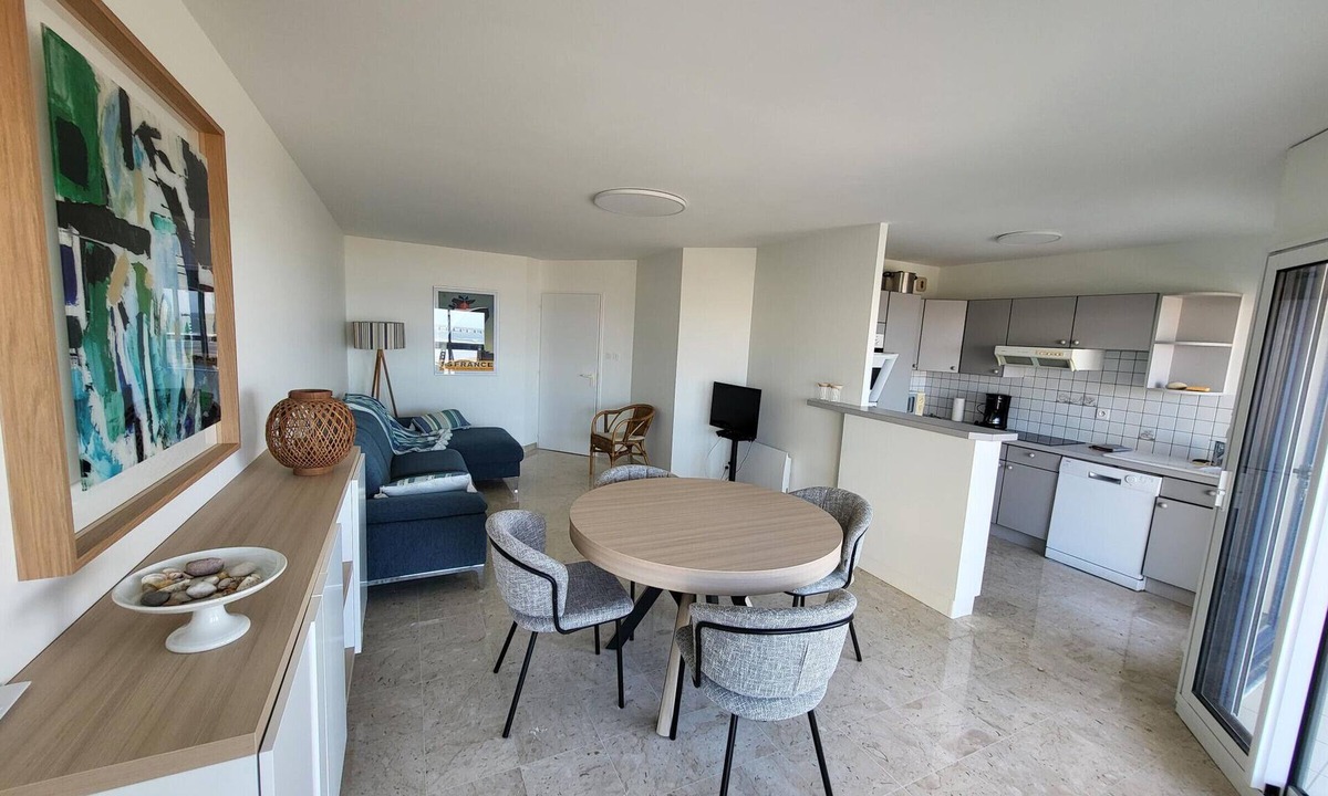 Les Sables d'Olonne Apartment | 3-room apartment with loggia in Les Sables-d'Olonne