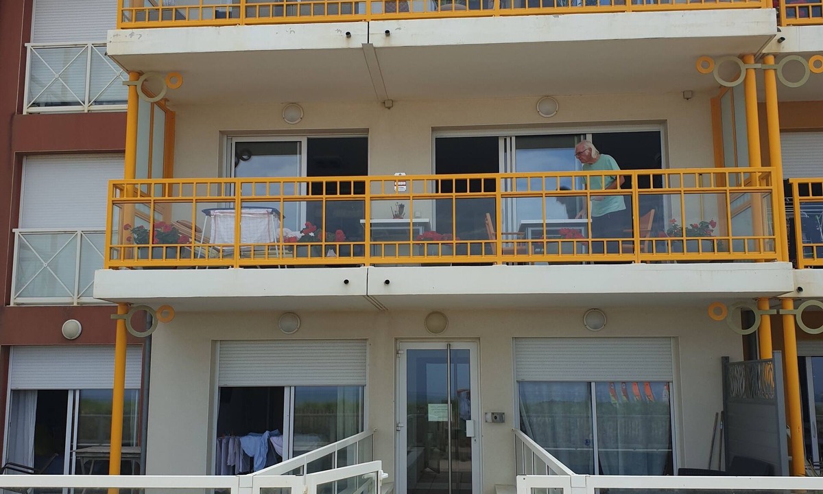 Port District Apartment | 3-ROOM APARTMENT CHATELALLION PLAGE