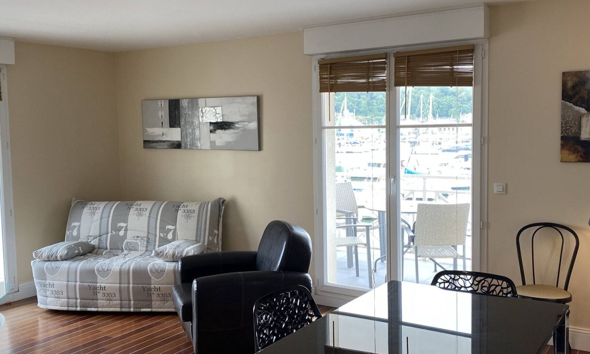 Port Guillaume Apartment | 3-room apartment with elevator in Dives-sur-Mer