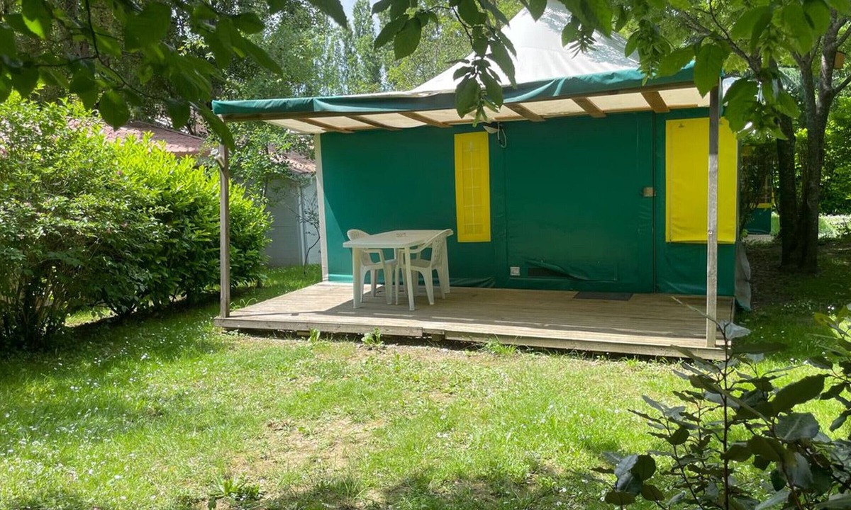 Camon House | 3-Room Bungalow with Terrace