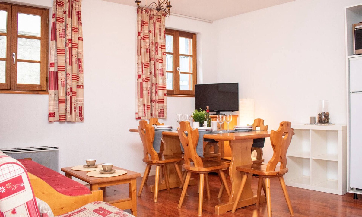 Vignec Apartment | 3-Room Rental 8 People in Vignec