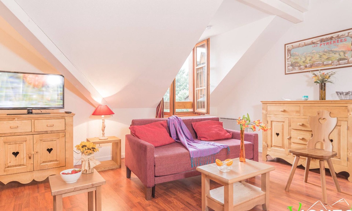 Vignec Apartment | 3 Rooms with Terrace, 50m² for 8 People