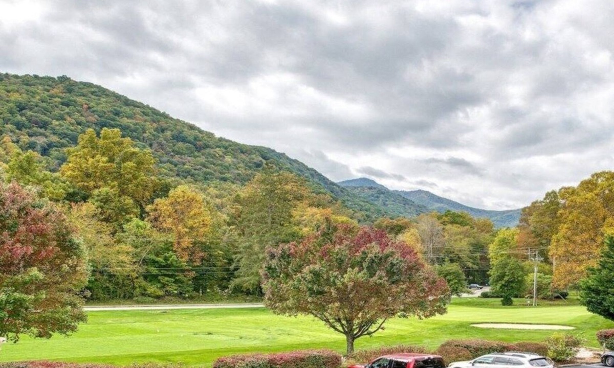 Maggie Valley Condo | 3's a Birdie - 2BR, 2BA Condo, Golf & Mountain View