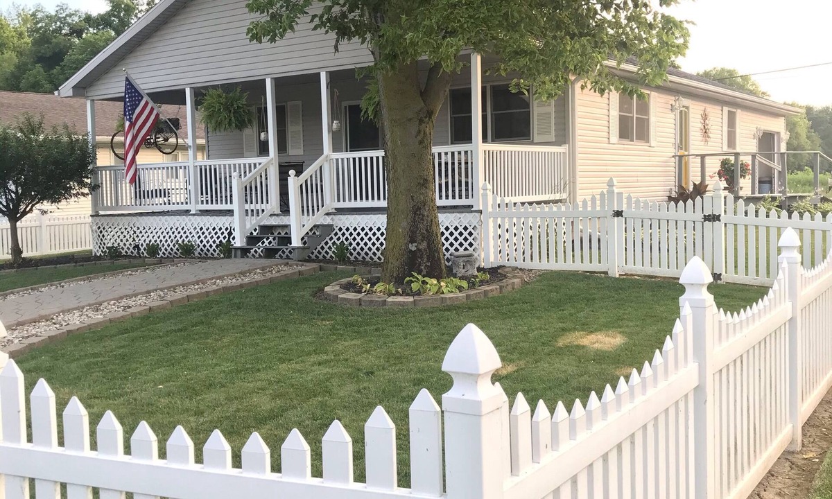 Celina House | 3 Seas Boutique Cottage on Grand Lake; Lake Access