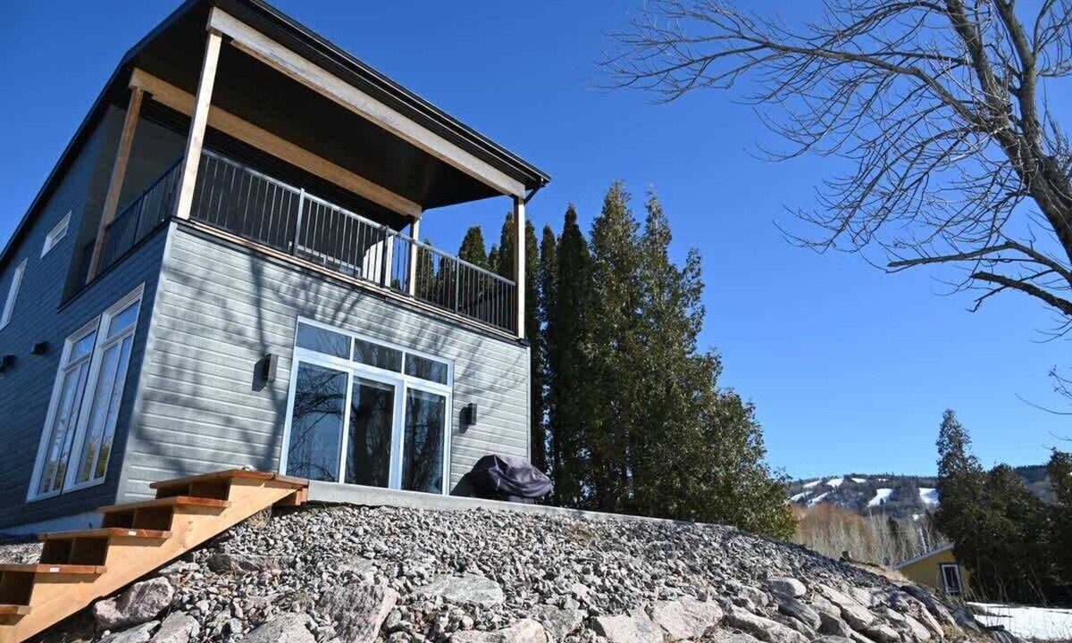 Hebertville Ski Chalet | 3 Soeurs | Tavata Chalets | Vue sur le lac