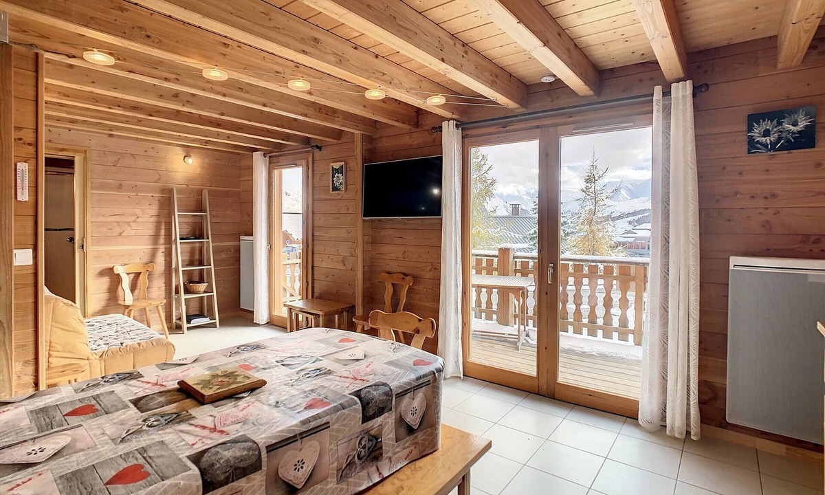 La Toussuire Ski Chalet | 3* South chalet 9 ppl, pets allowed