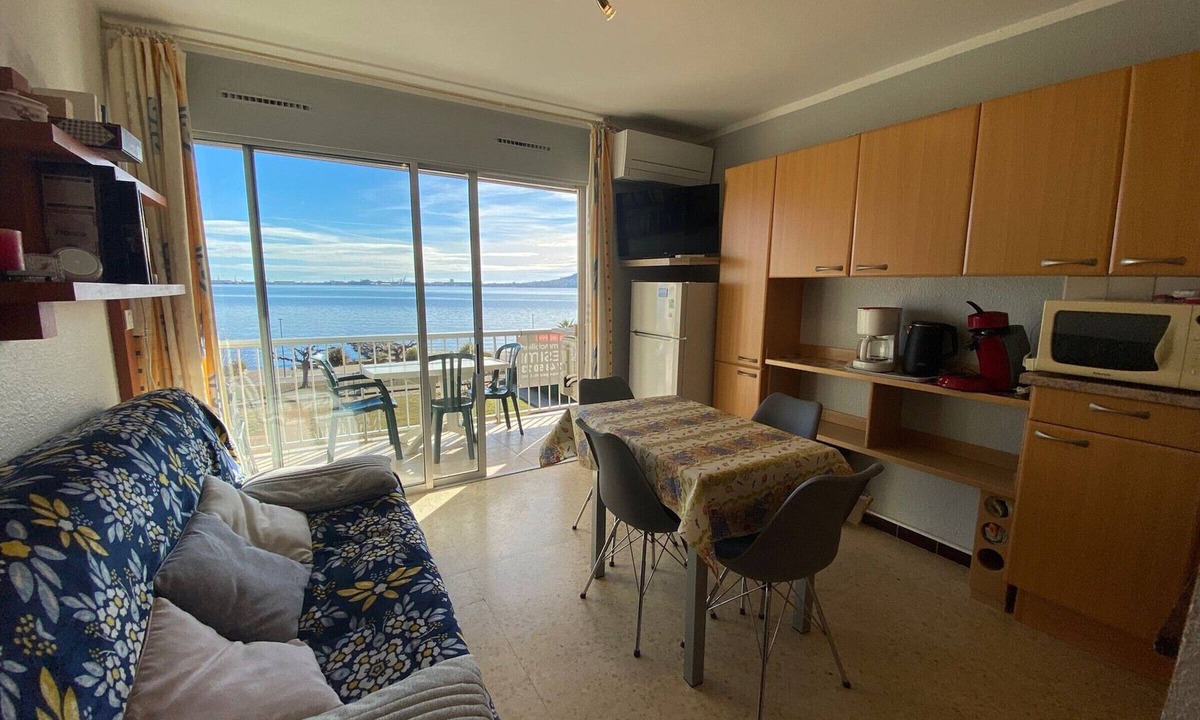 Balaruc-les-Bains Apartment | 3-star A/C apt near Thermes and pond, pets allowed