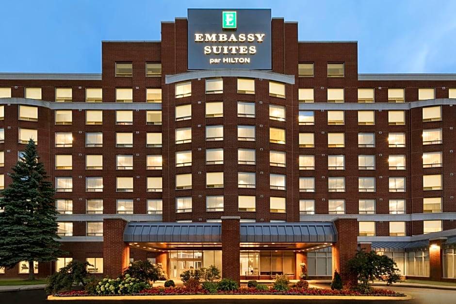 Pointe Claire Hotel | 3-Star Hotel ∙ Embassy Suites By Hilton Montreal Airport